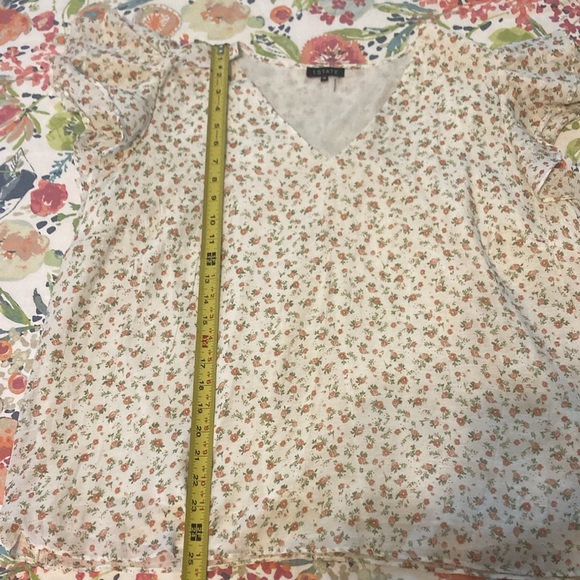Floral 1 State Blouse - Picture 7 of 8